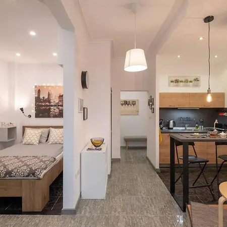 Filmoteca Studio - Brand New & Best Location Apartment